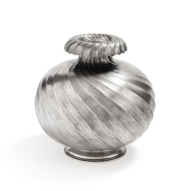 View full screen - View 1 of Lot 349. An Italian large silver "Torchon" vase, Buccellati, Milan, modern | Grand vase "Torchon" en argent par Buccellati, Milan, moderne.