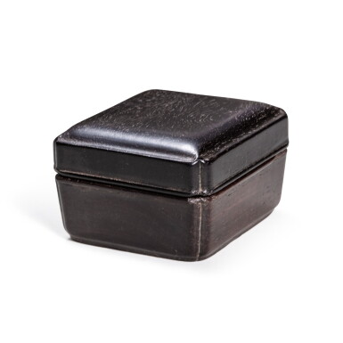 View full screen - View 1 of Lot 1357. A small 'zitan' square box and cover, Qing dynasty, 19th century | 清十九世紀 紫檀蓋盒.