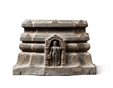 View full screen - View 1 of Lot 128. A rare carved stone pedestal India, Bihar, Pala period (8th-12th century), 10th-11th century | 印度 比哈爾邦 帕拉時期 十至十一世紀 石雕須彌座.