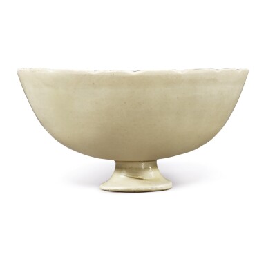 View full screen - View 1 of Lot 698. A MOLDED 'DING' 'FLORAL' STEMBOWL, NORTHERN SONG - JIN DYNASTY.