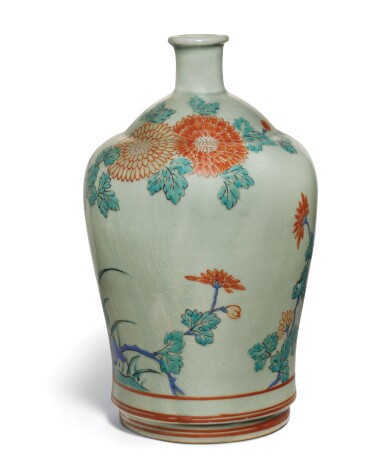 View full screen - View 1 of Lot 53. A FINE KAKIEMON CELADON SAKE FLASK | EDO PERIOD, LATE 17TH CENTURY.