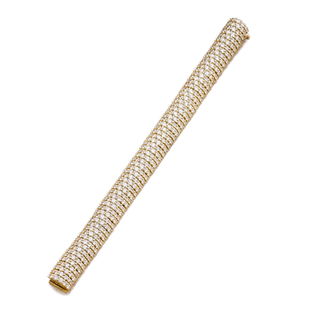 View full screen - View 1 of Lot 448. Diamond bracelet.
