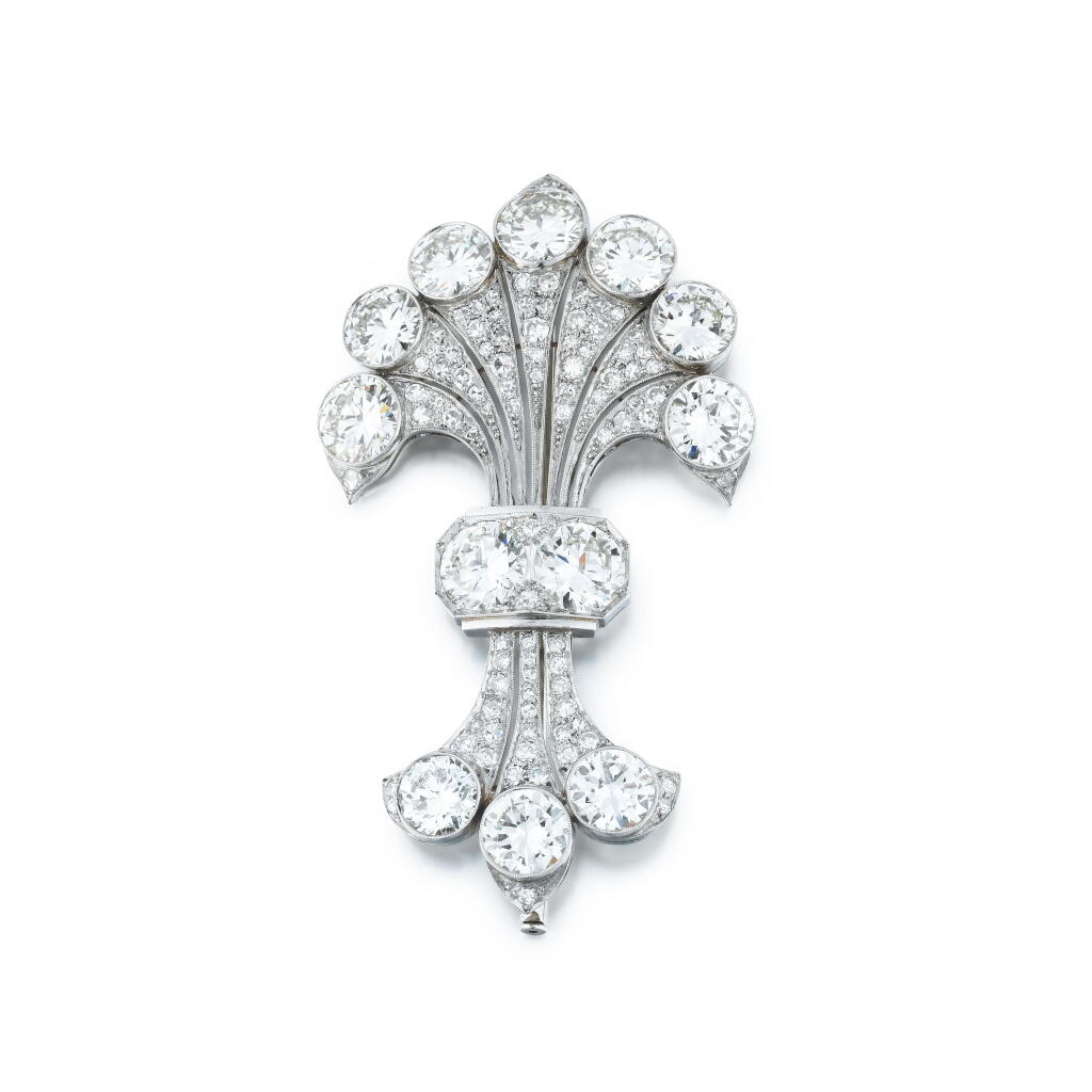 View full screen - View 1 of Lot 13. Diamond brooch.