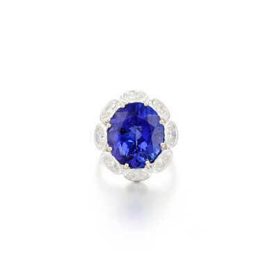 View full screen - View 1 of Lot 189. Bague tanzanite et diamants | Tanzanite and diamond ring.