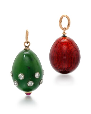 View full screen - View 1 of Lot 5. TWO JEWELLED FABERGÉ GOLD, HARDSTONE AND GUILLOCHÉ ENAMEL EGG PENDANTS, WORKMASTERS FEODOR AFANASSIEV AND AUGUST HOLLMING, ST PETERSBURG, CIRCA 1900.