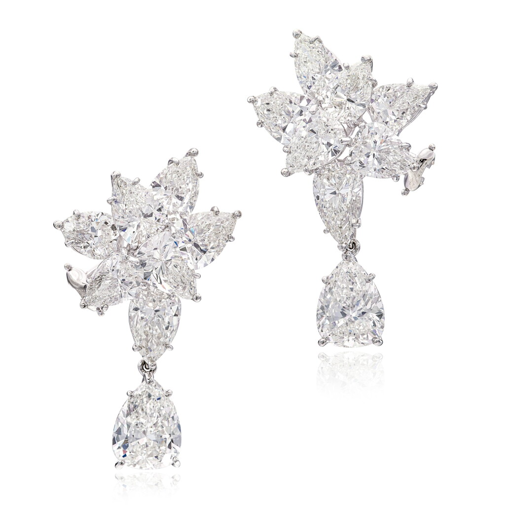 View full screen - View 1 of Lot 229. Pair of Diamond Pendent Ear Clips | 2.48及 2.33克拉 梨形 J及I色 鑽石 掛墜耳夾 一對.