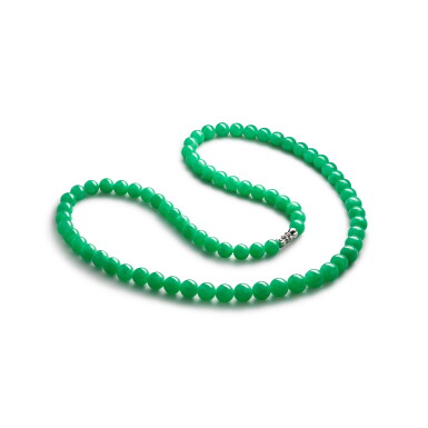 View full screen - View 1 of Lot 2785. Jadeite Bead Necklace | 天然翡翠珠 項鏈.