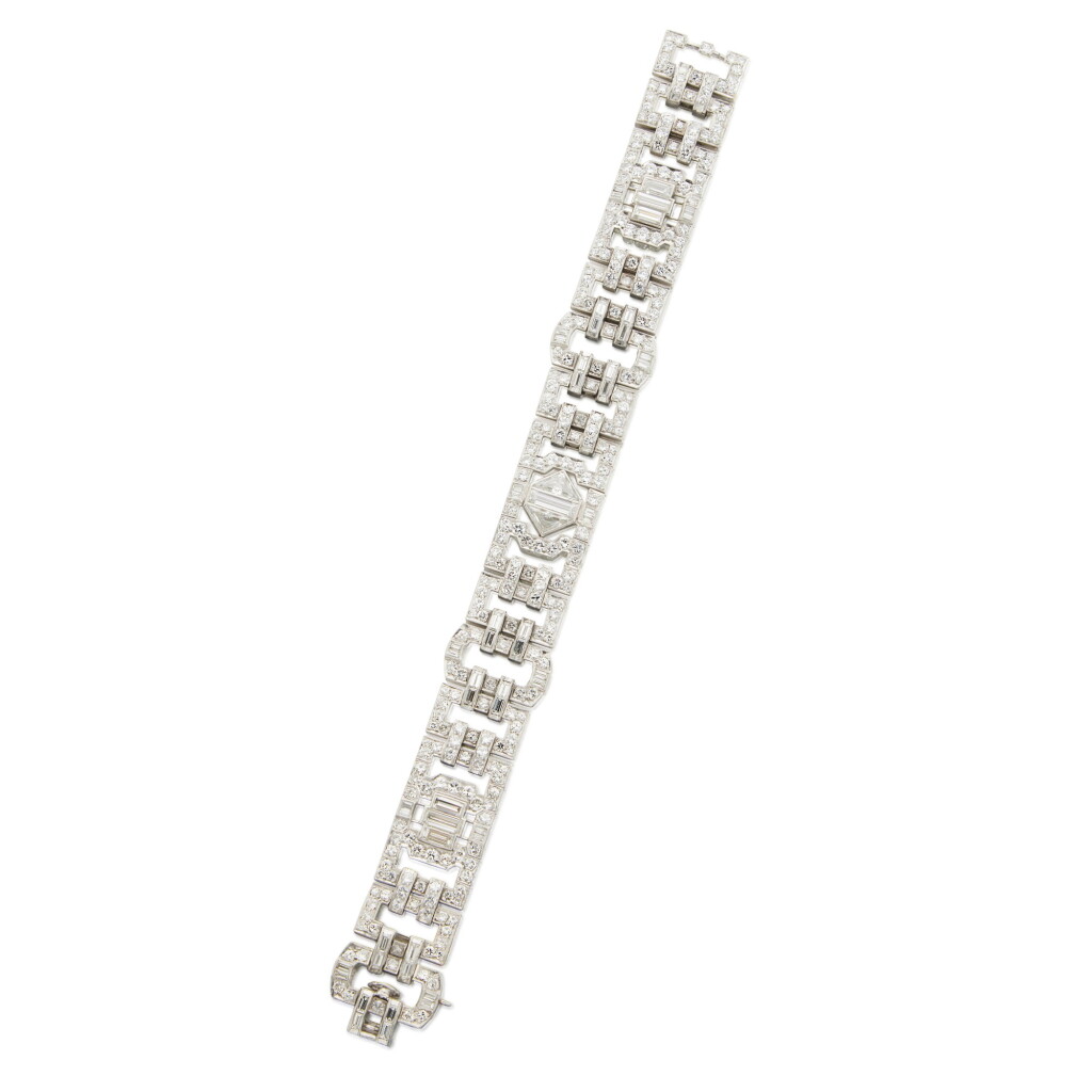 View full screen - View 1 of Lot 8. Diamond Bracelet.