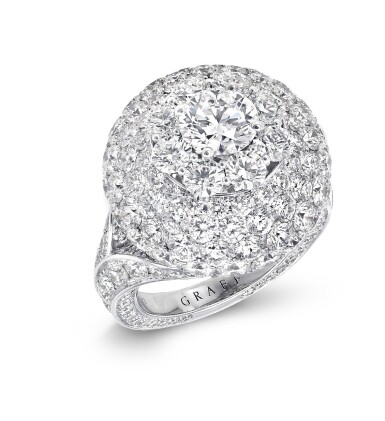 View full screen - View 1 of Lot 521. DIAMOND RING, GRAFF.
