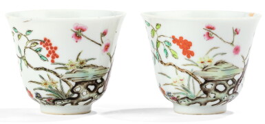 View full screen - View 1 of Lot 93. PAIRE DE PETITES COUPES À VIN EN PORCELAINE DE LA FAMILLE ROSE MARQUES ET ÉPOQUE GUANGXU | 清光緒 粉彩花鳥紋盃一對 《大清光緒年製》款 | A pair of Famille Rose wine cups, Guangxu marks and period.
