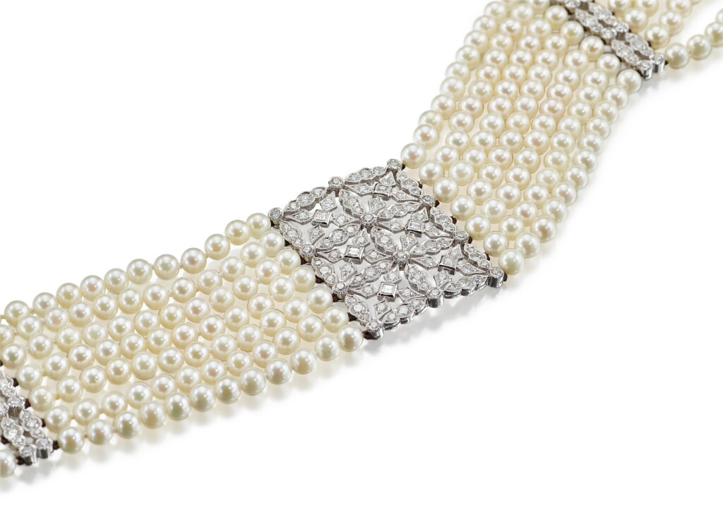 View full screen - View 1 of Lot 1123. CULTURED PEARL AND DIAMOND CHOKER NECKLACE | 養殖珍珠 配 鑽石 項圈.