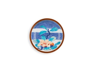 View full screen - View 1 of Lot 2185. A porcelain dish, Nabeshima ware, Hizen, Edo period, early 18th century | 色絵椿文皿 肥前 鍋島藩窯 江戸時代中期 18世紀前半.