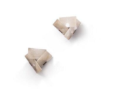 View full screen - View 1 of Lot 3. Paire d'appliques, modèle LA 548 dites Mouche.