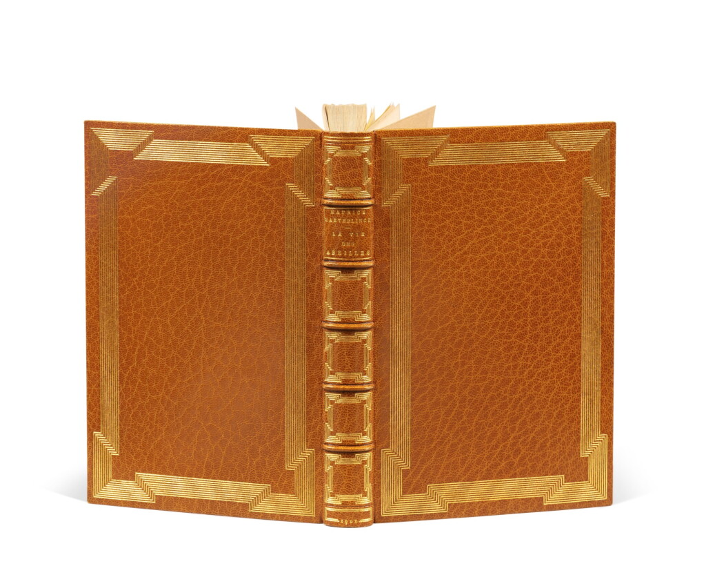 View full screen - View 1 of Lot 106. La Vie des abeilles. Paris, 1901. In-12. Rel. de PL. Martin. 1/5 ex. sur papier jonquille (n° III). .