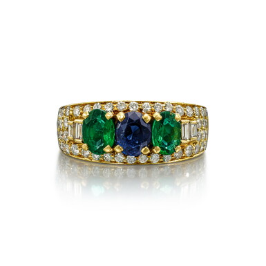 View full screen - View 1 of Lot 1866. Emerald, Sapphire and Diamond Ring |寶格麗| 祖母綠 配 藍寶石 配 鑽石 戒指.