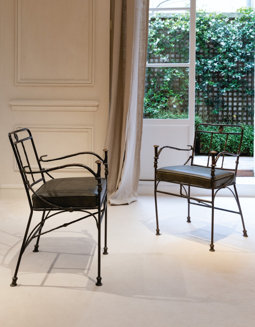 View full screen - View 1 of Lot 145. Fauteuil Pommeaux de canne.