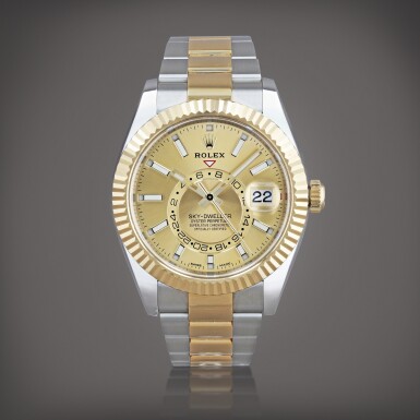 View full screen - View 1 of Lot 399. Sky-Dweller, reference 326933 Montre bracelet en acier et or jaune avec quantième annuel et second fuseau horaire | Stainless steel and yellow gold wristwatch with annual calendar, dual time zone and bracelet Vers 2017 | Circa 2017.