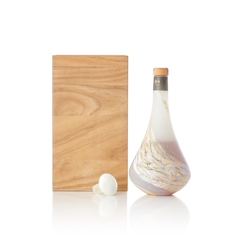 View full screen - View 1 of Lot 2027. 輕井澤 Karuizawa 21 Year Old Granite Decanter 43.0 abv NV (1 BT72).
