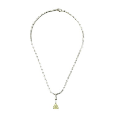 View full screen - View 1 of Lot 166. Collier diamant Fancy Yellow et diamants | Fancy Yellow diamond and diamond necklace.