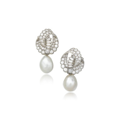 View full screen - View 1 of Lot 133. Paire de clips pendants d'oreille perles fines et diamants | Pair of pendent natural pearl and diamond ear clips.