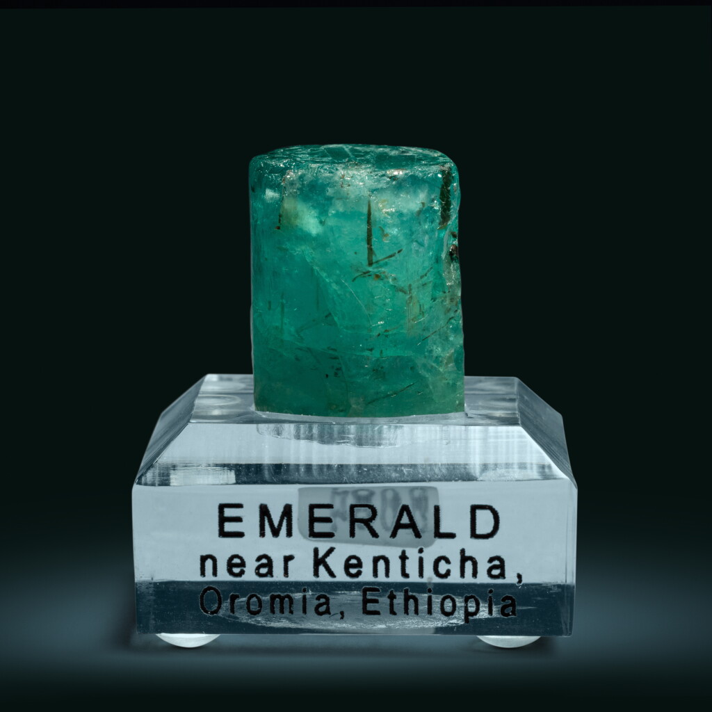 View full screen - View 1 of Lot 60. Emerald.