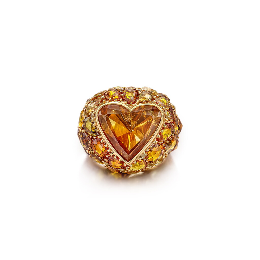 View full screen - View 1 of Lot 258. Fancy Deep Brownish Yellow Orange Diamond and Diamond Ring | 4.93克拉 深彩棕黃橙色鑽石 配 鑽石 戒指.