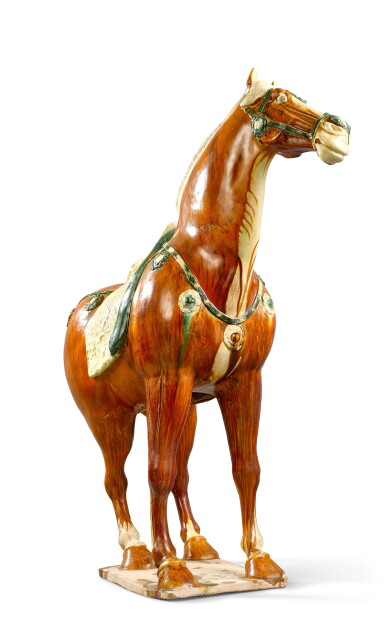 View full screen - View 1 of Lot 514. A large sancai-glazed pottery horse, Tang dynasty 唐 三彩貼花馬.