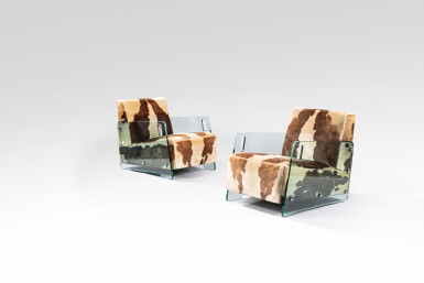 View full screen - View 1 of Lot 22. Paire de fauteuils.