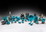 清十八至十九世紀 孔雀藍釉貼紫釉瓷器 一組二十七件