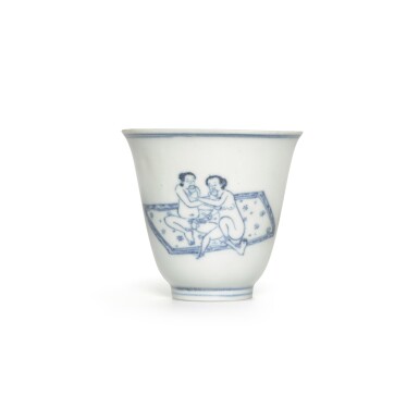 View full screen - View 1 of Lot 213. A 'Hatcher Cargo' blue and white 'erotic' cup, Ming dynasty, Chongzhen period.