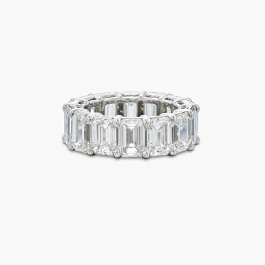 View full screen - View 1 of Lot 8. Diamond Ring .