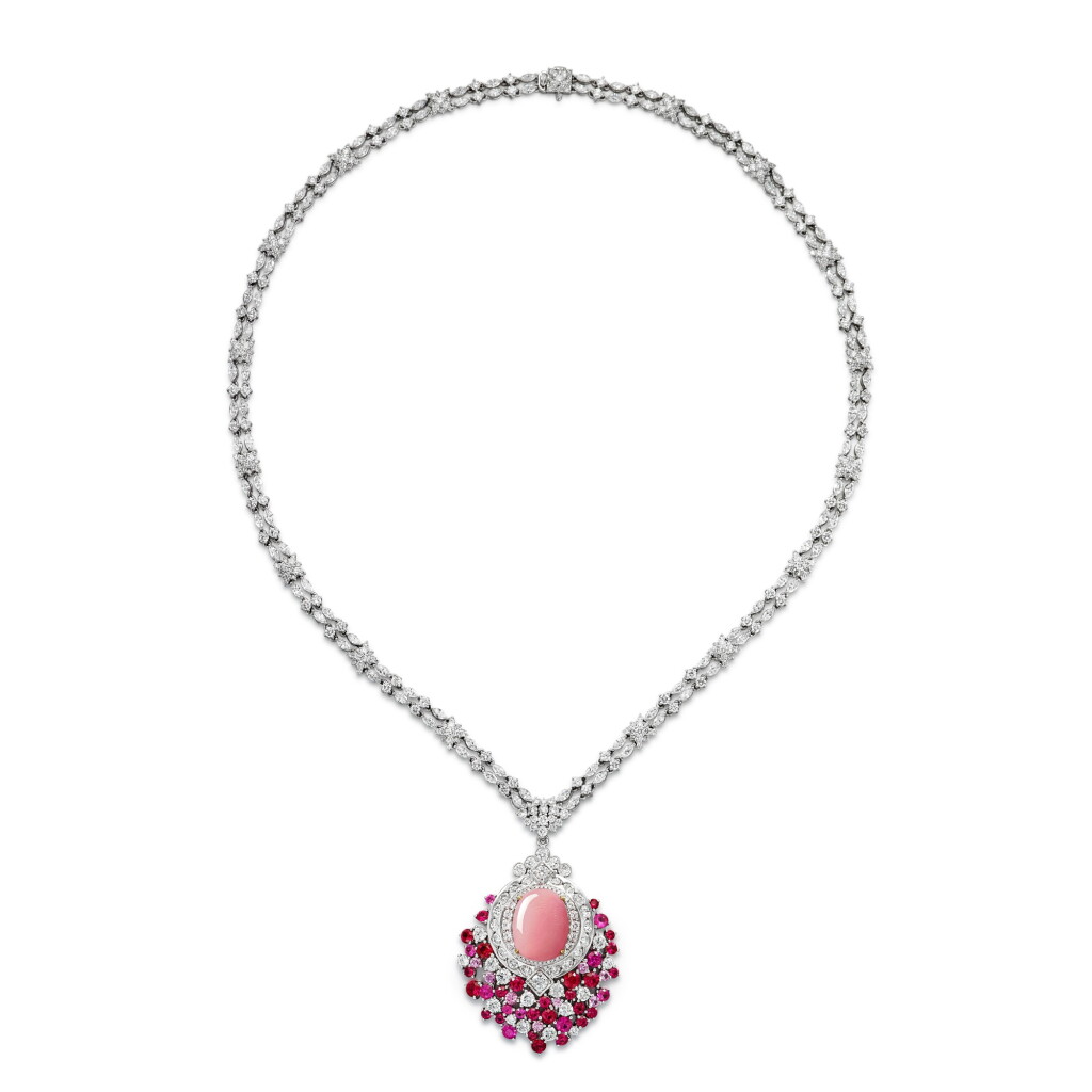 View full screen - View 1 of Lot 1867. Conch Pearl, Pink Sapphire and Diamond Necklace | 海螺珠 配 粉紅色剛玉 及 鑽石 項鏈.