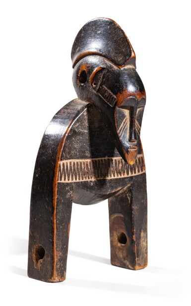 View full screen - View 1 of Lot 223. Poulie de métier à tisser, Senufo, Côte d'Ivoire | Heddle pulley, Senufo, Côte d'Ivoire.
