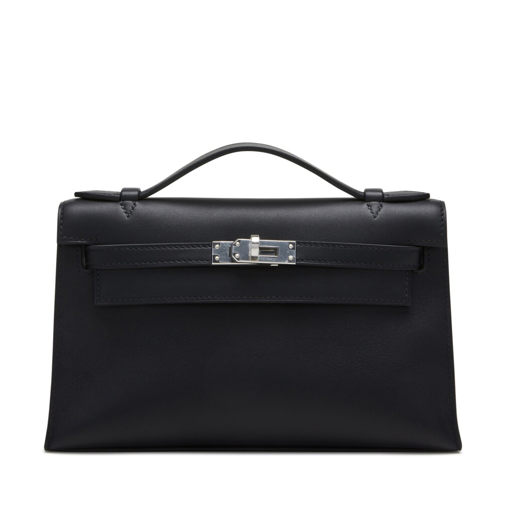 Voir en plein écran - Voir 1 du lot 114. Black Swift Leather Kelly Pochette Palladium Hardware, 2021.