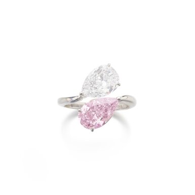 View full screen - View 1 of Lot 530. Fancy Pink-Purple diamond ring.