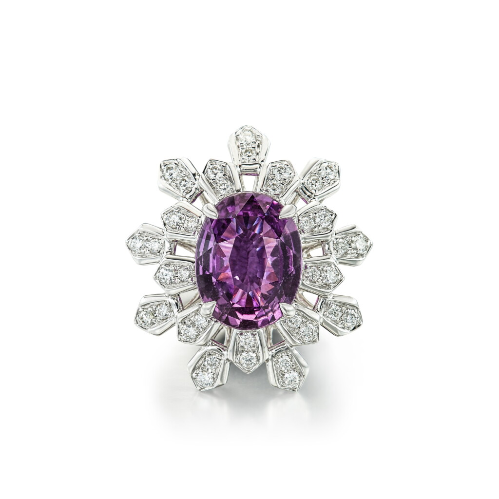 View full screen - View 1 of Lot 332. Purple Sapphire and Diamond Ring | 3.18克拉 天然未經加熱 紫色剛玉 配 鑽石 戒指.