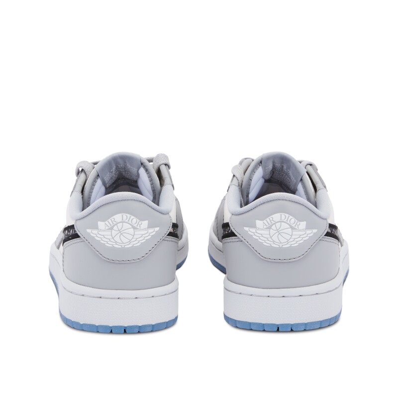 Sudan sandsynligt Ord Nike Nike Air Jordan 1 Low Dior | Size 7.5 Available For Immediate Sale At Sotheby's Sudan sandsynligt Ord Nike Nike Air Jordan 1 Low Dior | Size 7.5 Available For Immediate Sale At Sotheby's