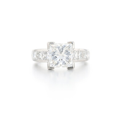 View full screen - View 1 of Lot 165. Bague diamant | Diamond ring.