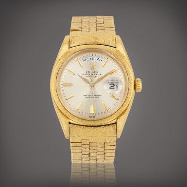 View full screen - View 1 of Lot 140. Day-Date, reference 1806 Montre bracelet en or jaune avec jour et date | Yellow gold wristwatch with day, date and bracelet Vers 1960 | Circa 1960.