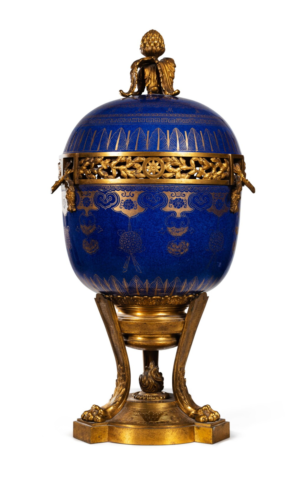 View full screen - View 1 of Lot 204. A gilt-bronze and blue porcelain in the chinese style pot-pourri urn, Louis XVI style, circa 1890 | Urne formant pot-pourri en porcelaine bleue dans le goût de la Chine et monture en bronze doré, de style Louis XVI, vers 1890.