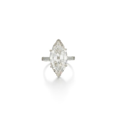 View full screen - View 1 of Lot 16. Diamond ring .