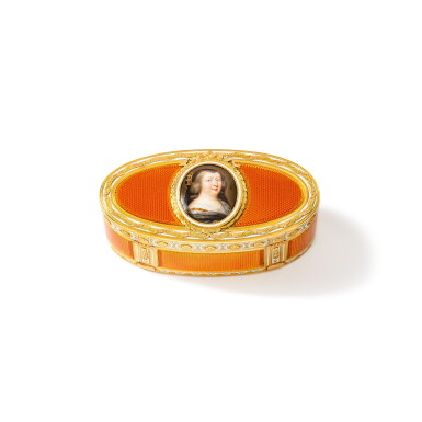 View full screen - View 1 of Lot 128. A two-coloured gold and enamel snuff box, 19th century in earlier taste.