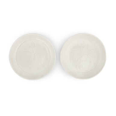 View full screen - View 1 of Lot 183. A pair of carved 'Ding' 'lotus' dishes, Northern Song dynasty | 北宋 定窰白釉刻蓮紋盤一對.