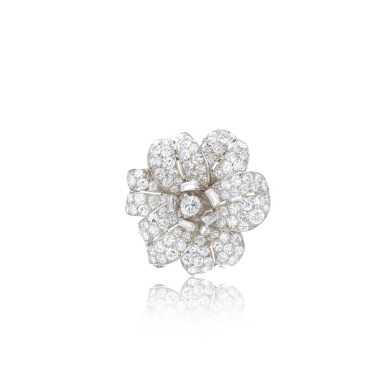 View full screen - View 1 of Lot 740. Diamond brooch, late 1930s.