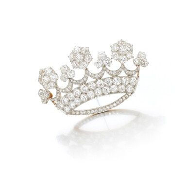 View full screen - View 1 of Lot 29. Diamond Pendant/brooch (Spilla / pendente in diamanti).