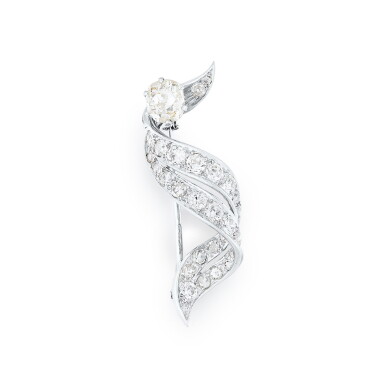 View full screen - View 1 of Lot 331. Monture Mauboussin | Broche diamants | Diamond brooch.