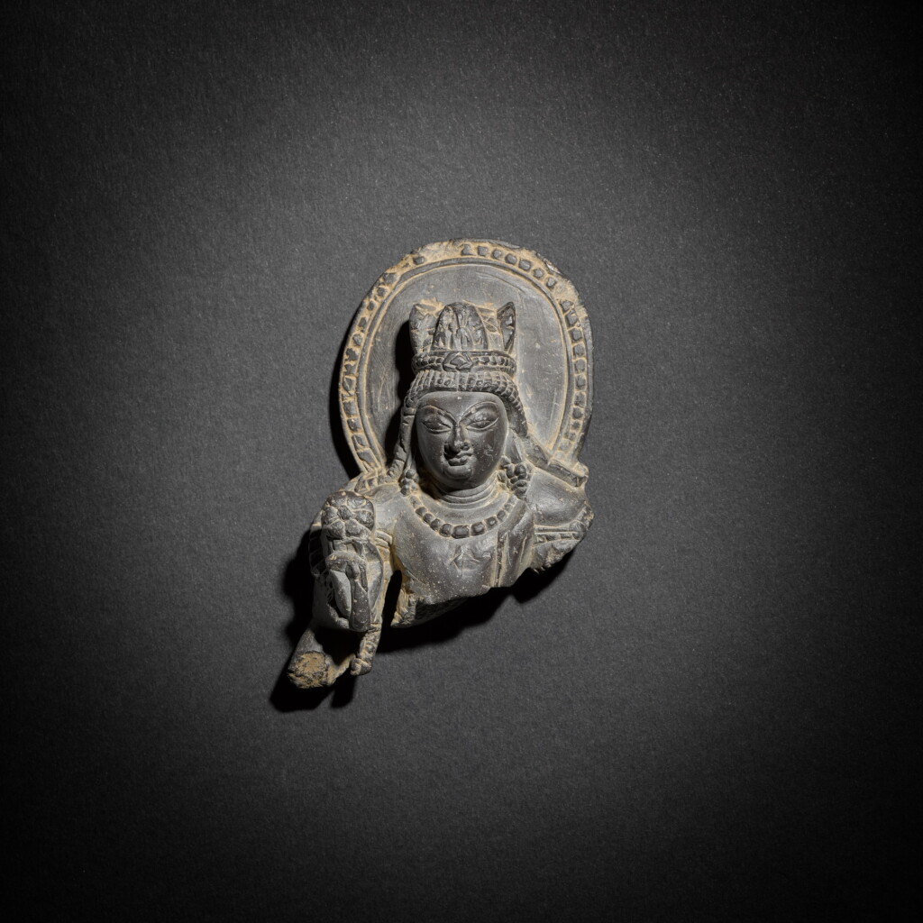 View full screen - View 1 of Lot 804. A fragmentary slate figure of a bodhisattva, Kashmir, circa 9th / 10th century.