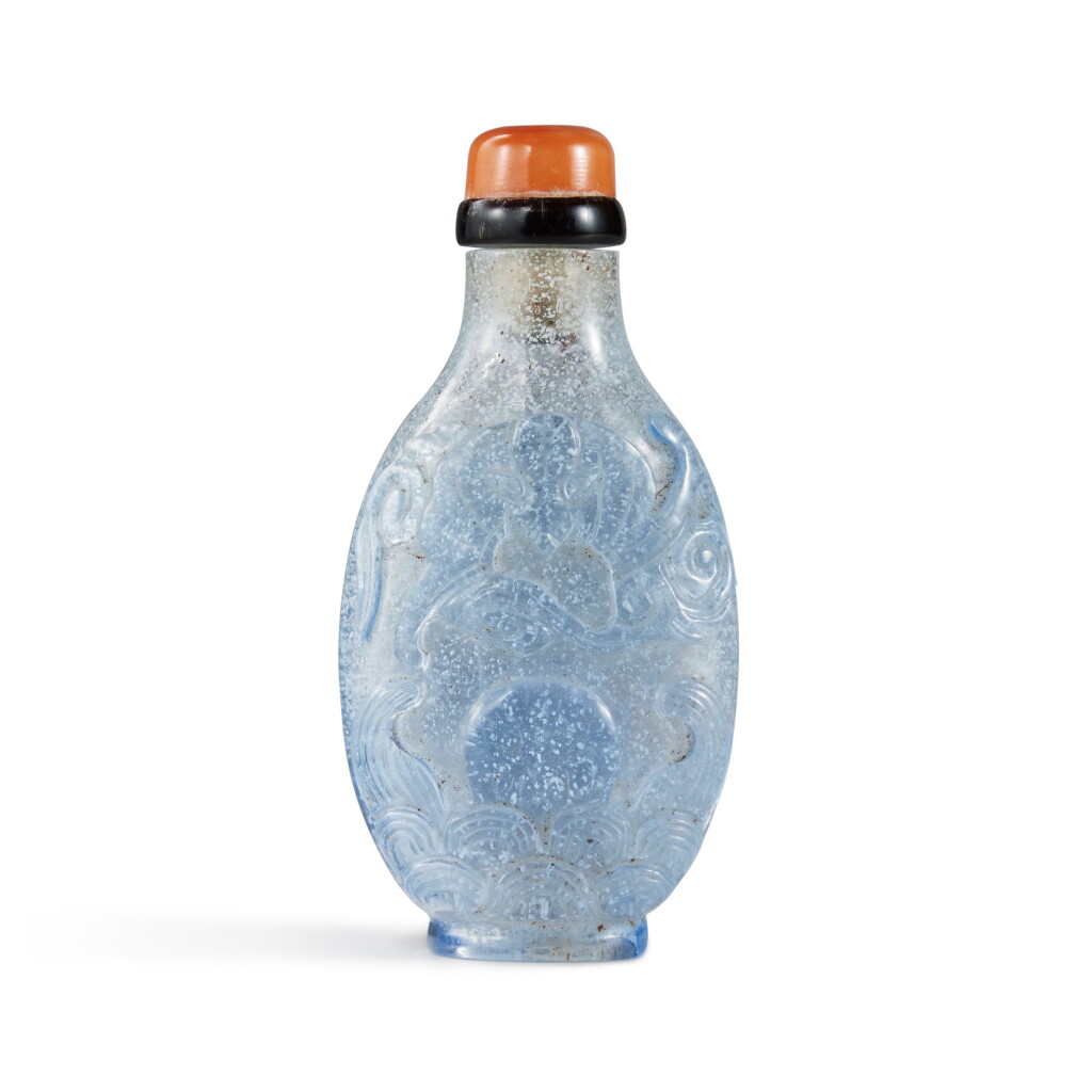 View full screen - View 1 of Lot 582. A blue overlay snowflake glass 'bats' snuff bottle, Qing dynasty, 18th century | 清十八世紀 雪花地套藍料福從天降圖鼻煙壺.