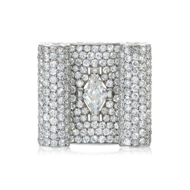 View full screen - View 1 of Lot 557. Fine Diamond Brooch.