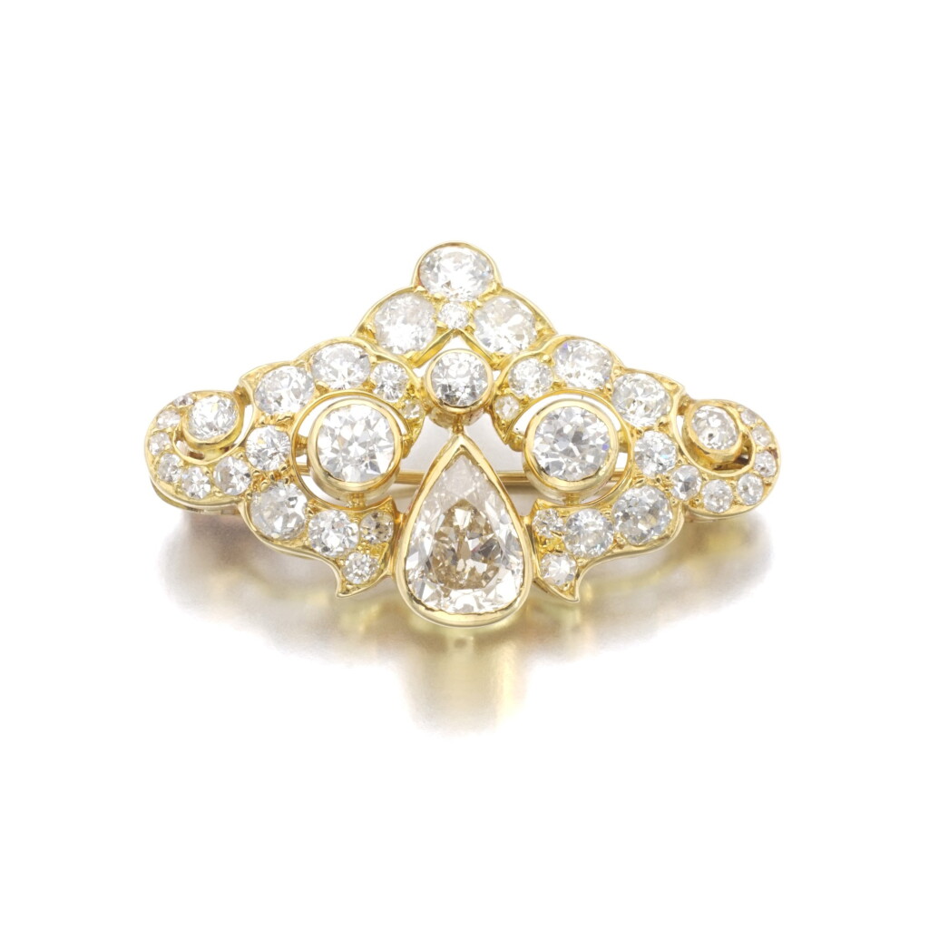 View full screen - View 1 of Lot 599. GOLD AND DIAMOND BROOCH.